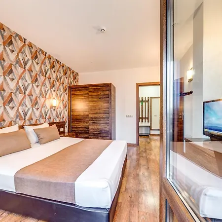 فندق Oak & Relax 3*